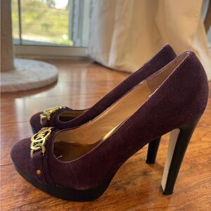 Elegant Heels with Gold Accents